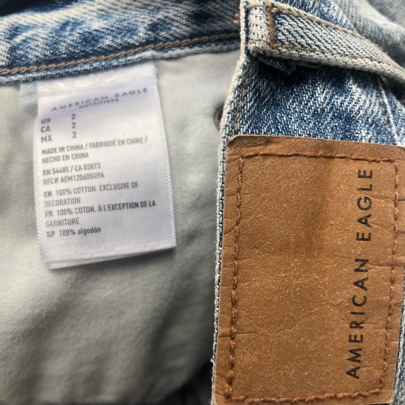 American Eagle 90s Boyfriend Short - Picture 2 of 3